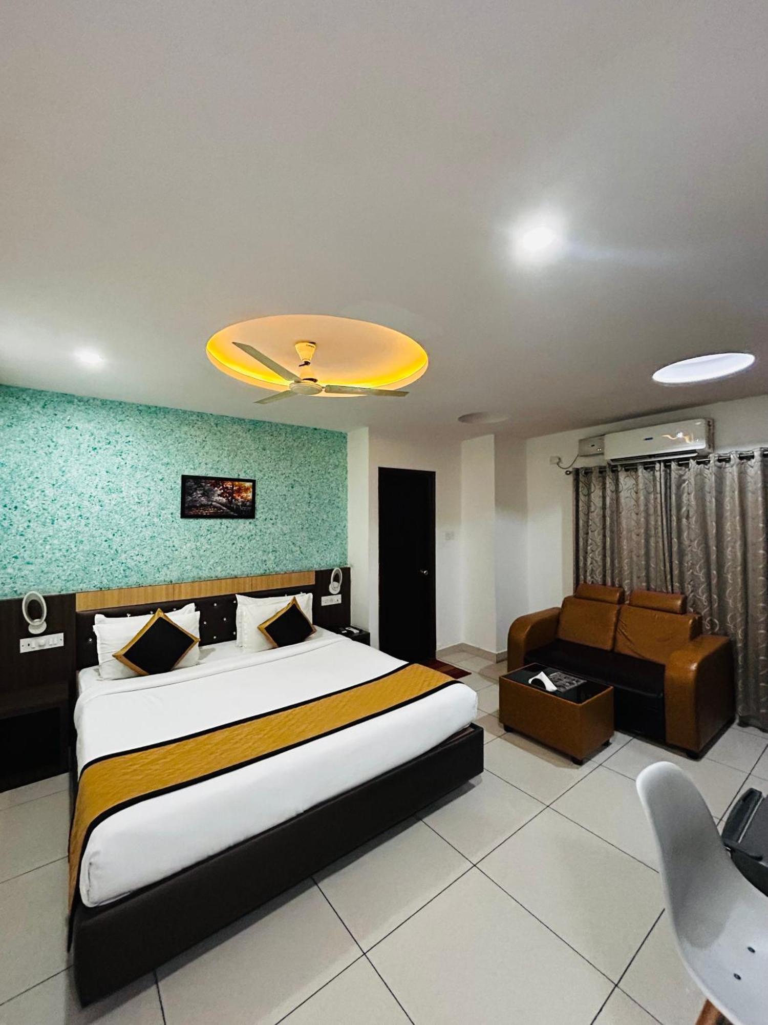 The Porch Inn Hotel/Service Apartments Bangalore Luaran gambar